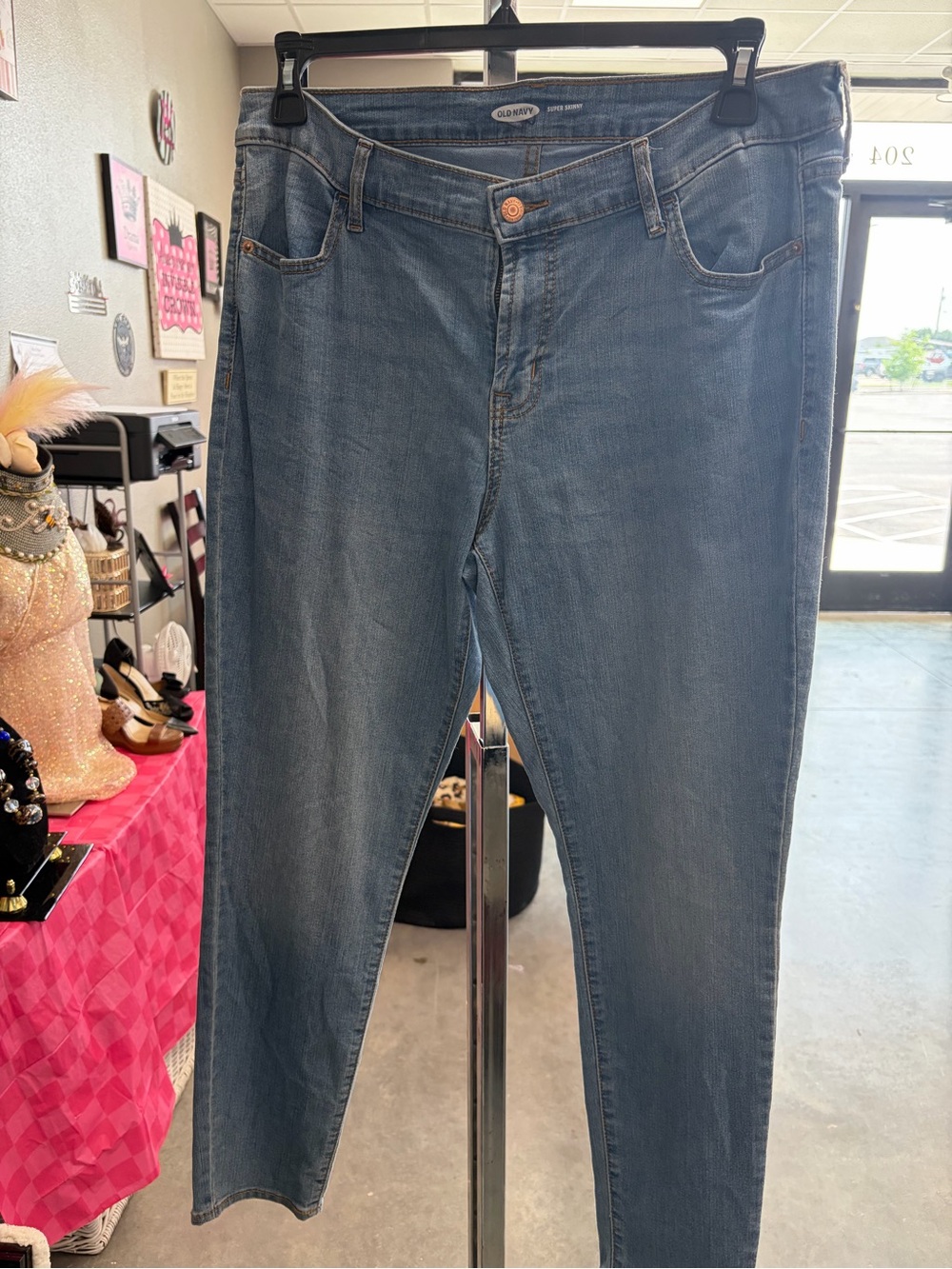 Old Navy Medium Blue Skinny Jeans - Women's